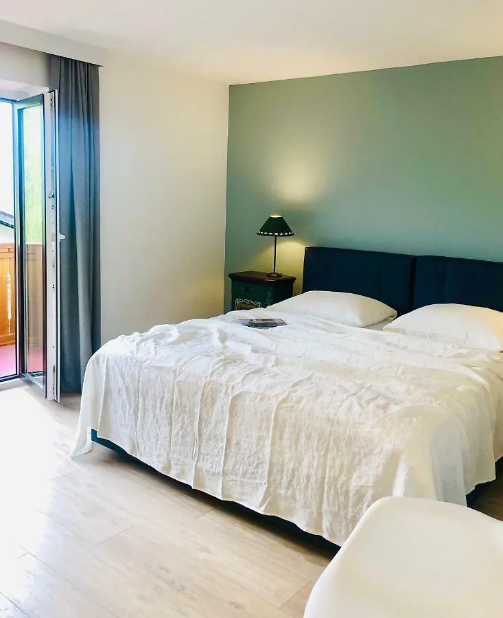 Hotel Sonnenhof - Bed & Breakfast & Appartements Innsbruck Austria